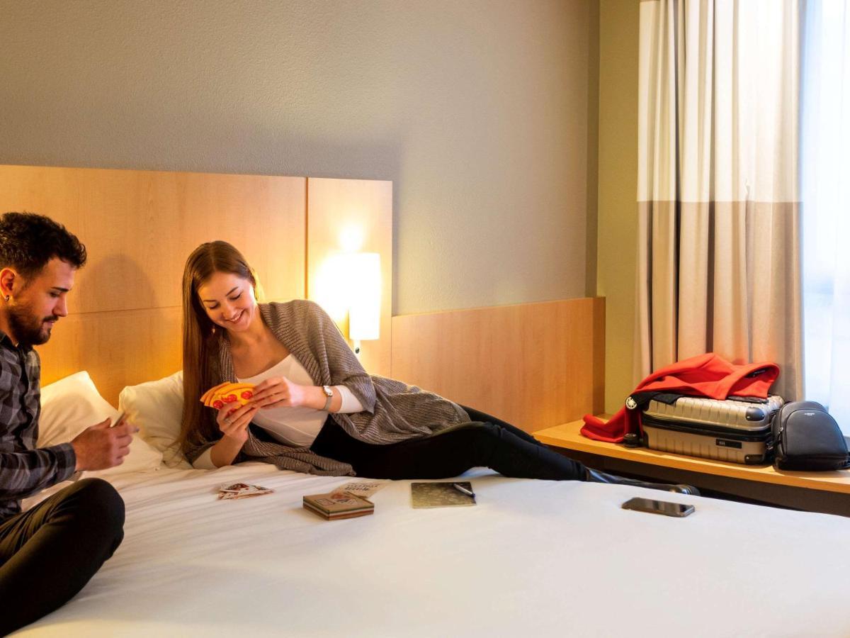 Ibis Centre Gare Du Midi Hotel 3*