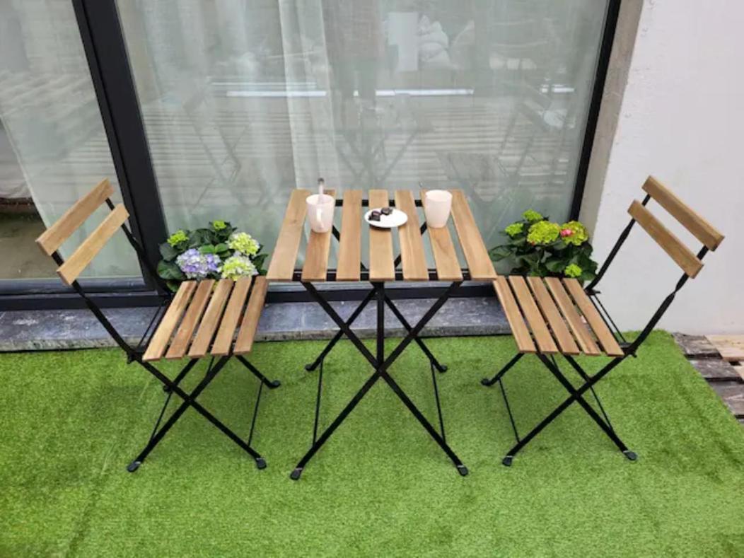 Brand New With Private Bathroom And Balcony-terrasse Brüssel