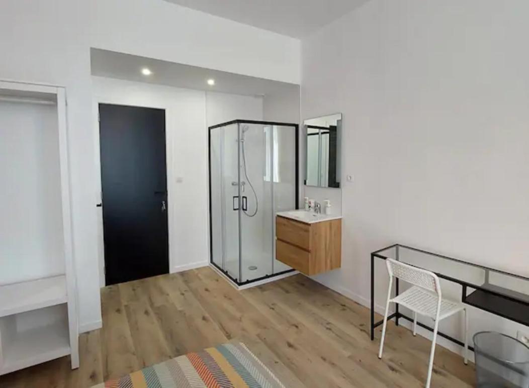 Brand New With Private Bathroom And Balcony-terrasse
