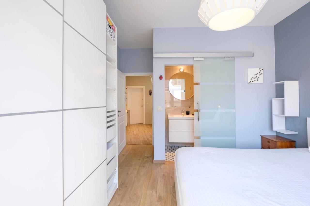 1 Avec Balcon Proximite Cinquantenaire Appartement