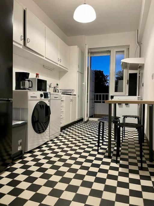 Appartement Spacious Next To Parc Du Cinquantenaire Brussel