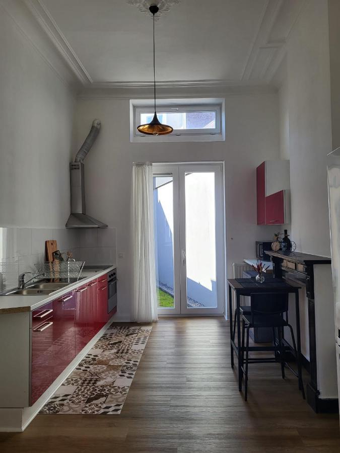 Bed & Blockchain Private With Shared Bathroom Gæstehus