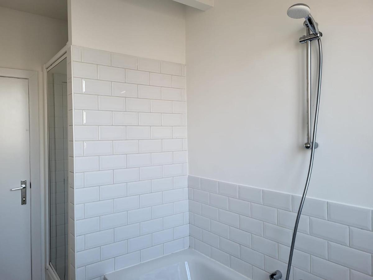 Gæstehus Bed & Blockchain Private With Shared Bathroom Bruxelles
