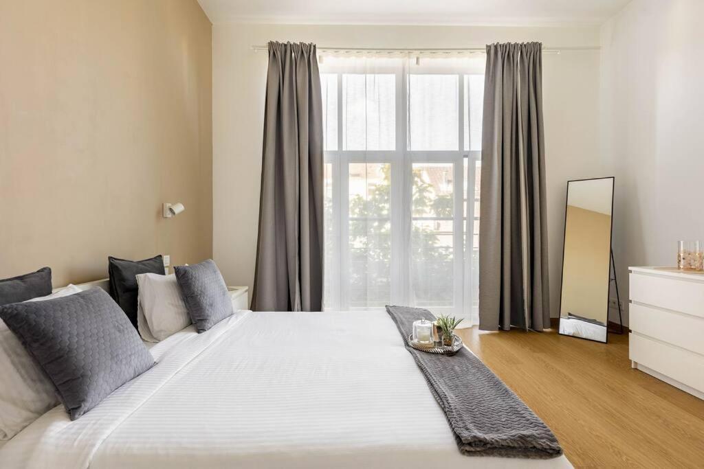 Appartement Luxueux Proche De Gare Du Midi, à Côté Du Centre
