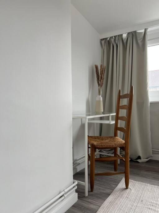 Lovely 2-bedroom Duplex W/ Balcony In Appartement *