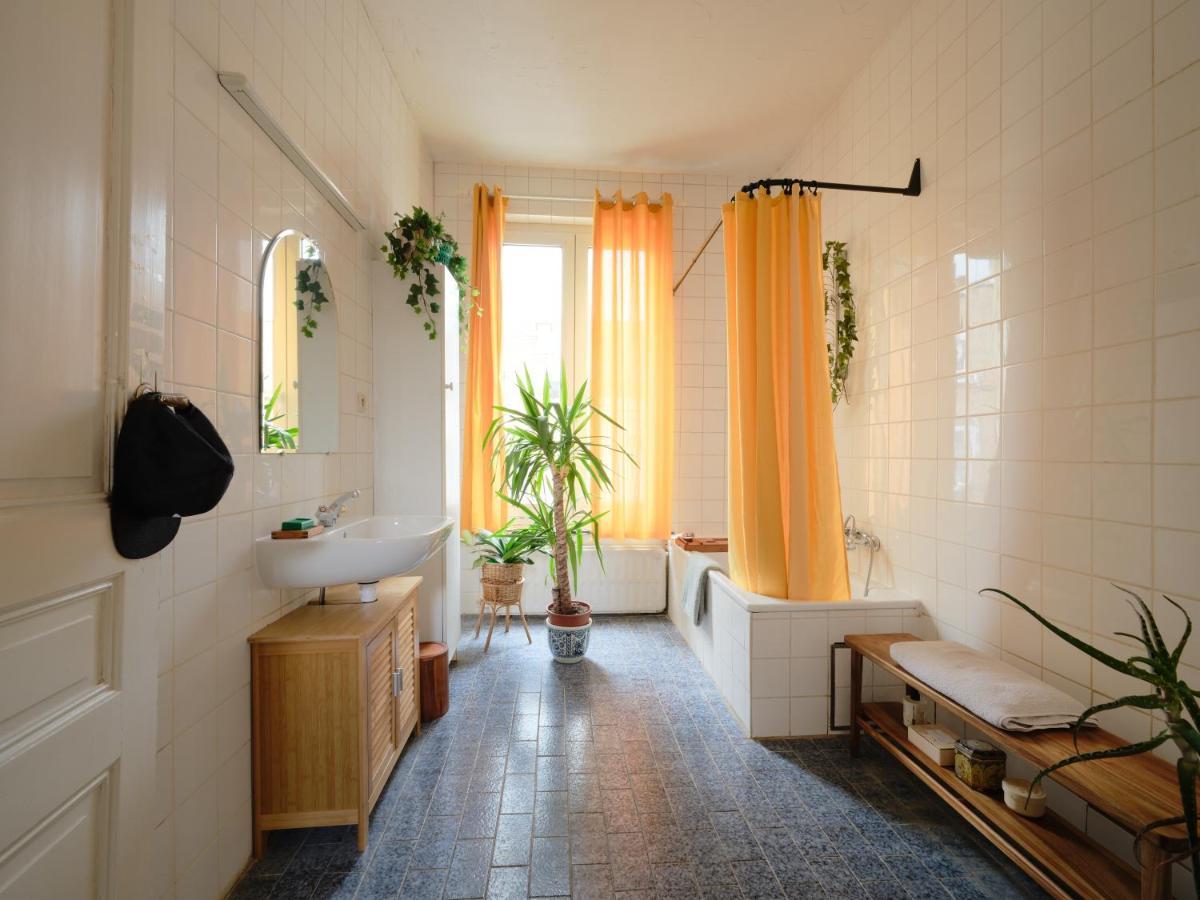Charming And Spacious House With Leafy Private Garden Close To Historical Center Of * Brussels