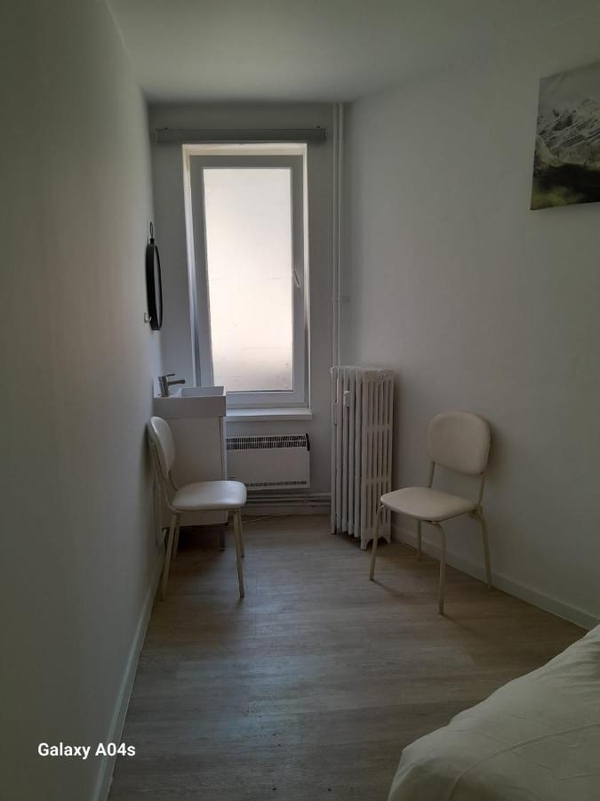 1 Bedroom Sleeps 4 Apartment Brüssel