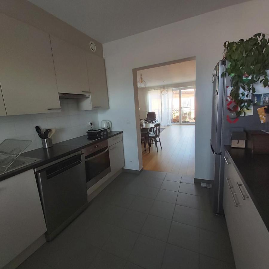 And Balcony With Canal View - Shared Bathroom *