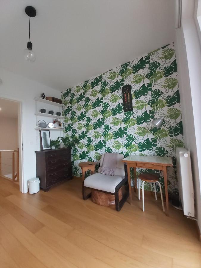 And Balcony With Canal View - Shared Bathroom