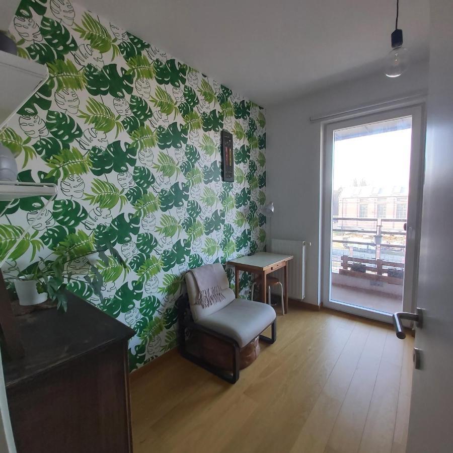 And Balcony With Canal View - Shared Bathroom * Bruxelles