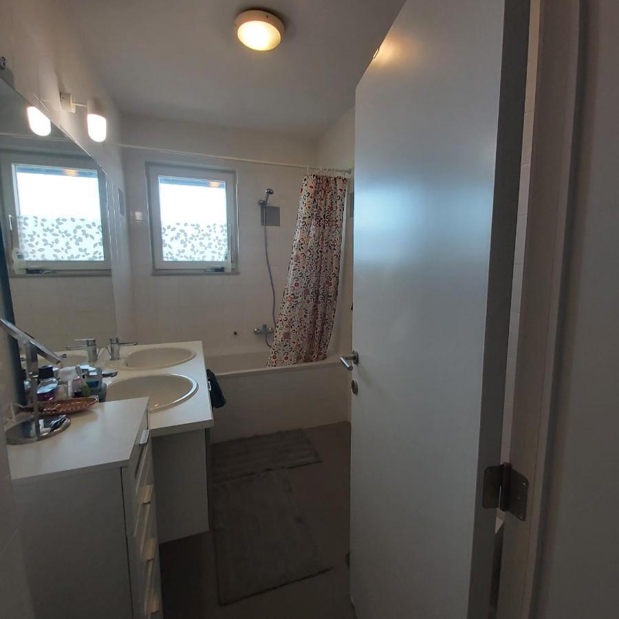 And Balcony With Canal View - Shared Bathroom * Bruxelles