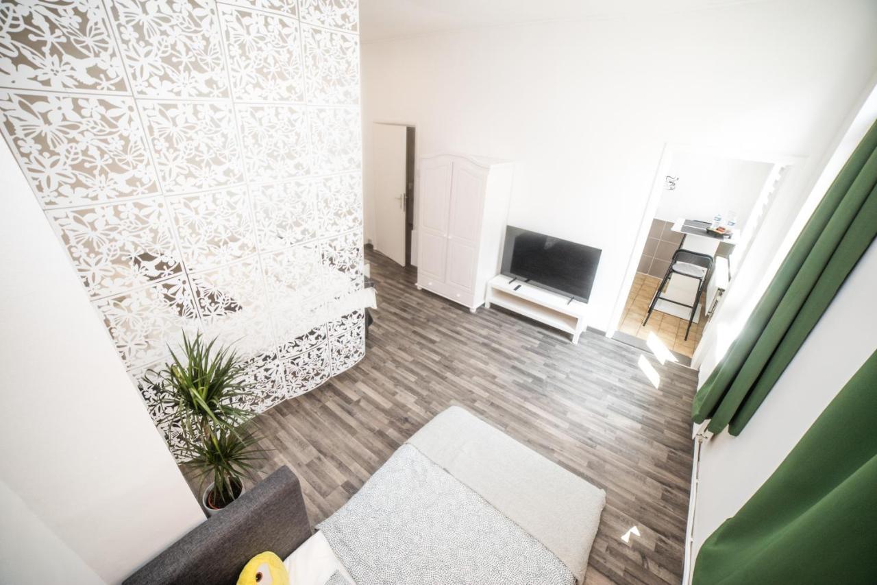 Centre Hidden Gem! For Up To 3 People * Bruxelles