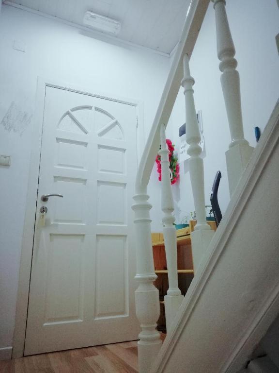 Cozy With Share The Bathroom And Kitchen