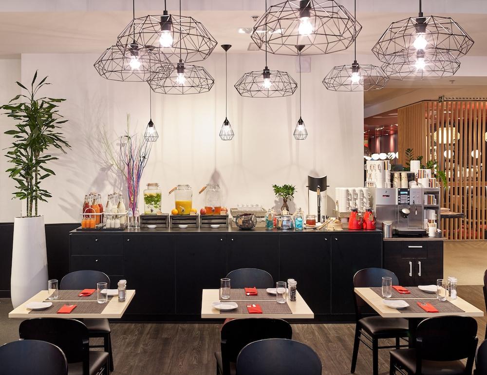 Park By Radisson Centre Midi 3*