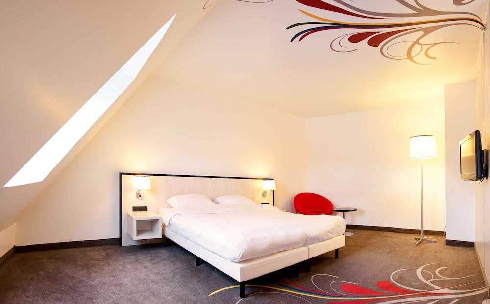 Park By Radisson Centre Midi Hotel