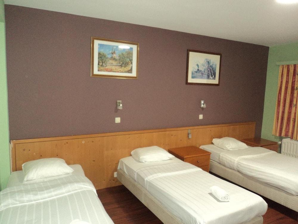 Albert Hotel Hotel 2*