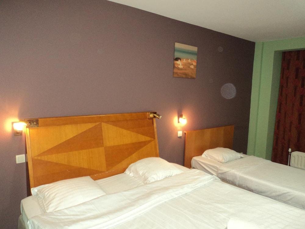 Albert Hotel Hotel 2*