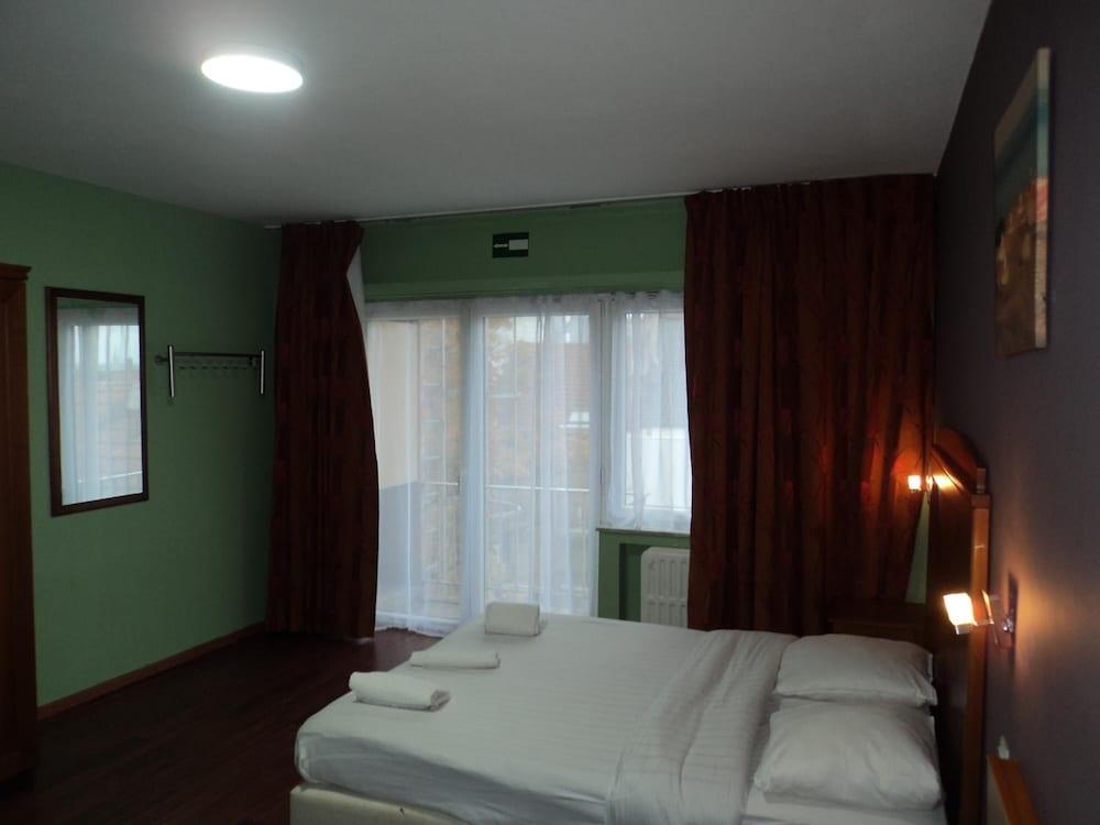 Hotel Albert Hotel
