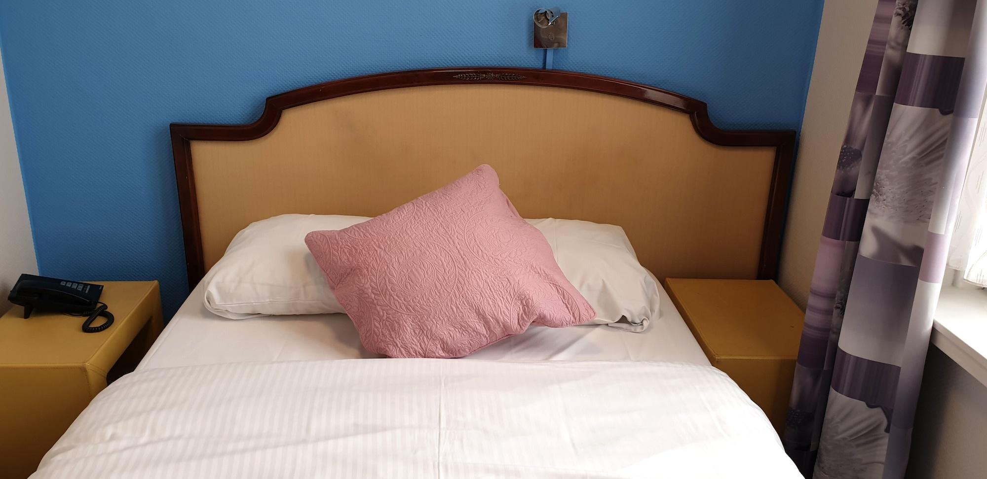 Derby Hotel 2*