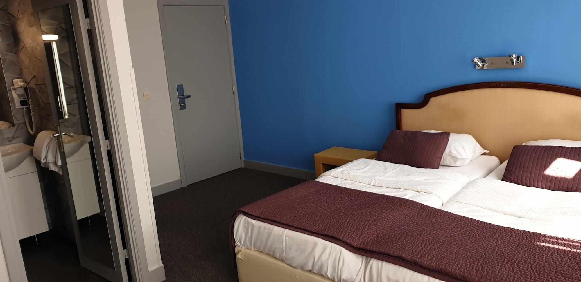 Derby Hotel 2*