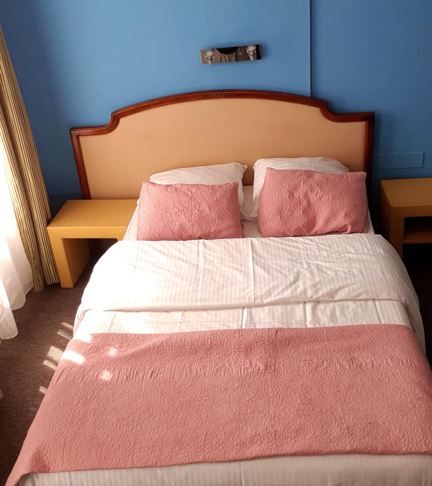 Derby Hotel 2*