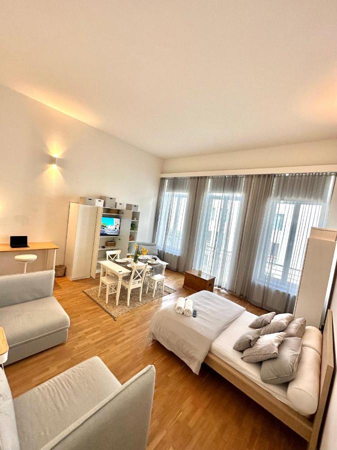 European Comission Beautiful Studio Lejlighed *