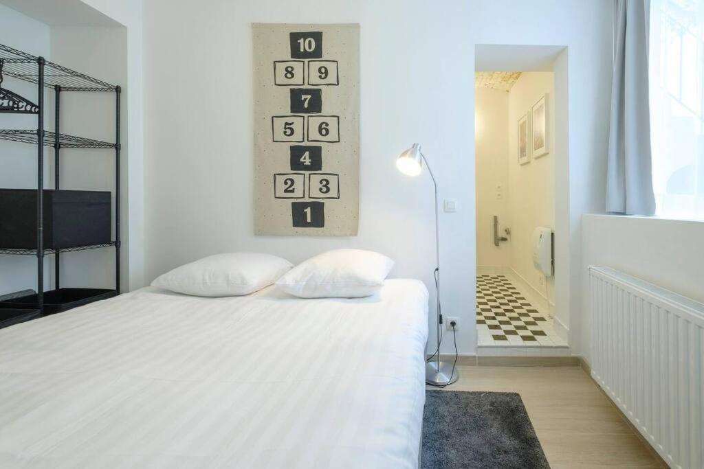Superb 3 Bedroom & 3 Bathroom Duplex In Centre Lejlighed