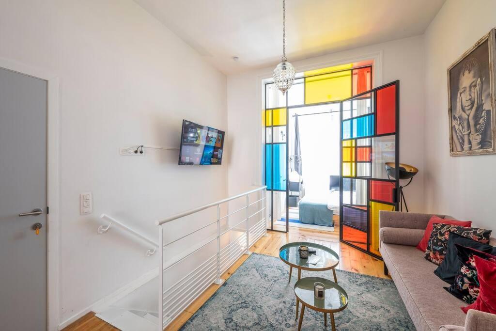 Superb 3 Bedroom & 3 Bathroom Duplex In Centre *