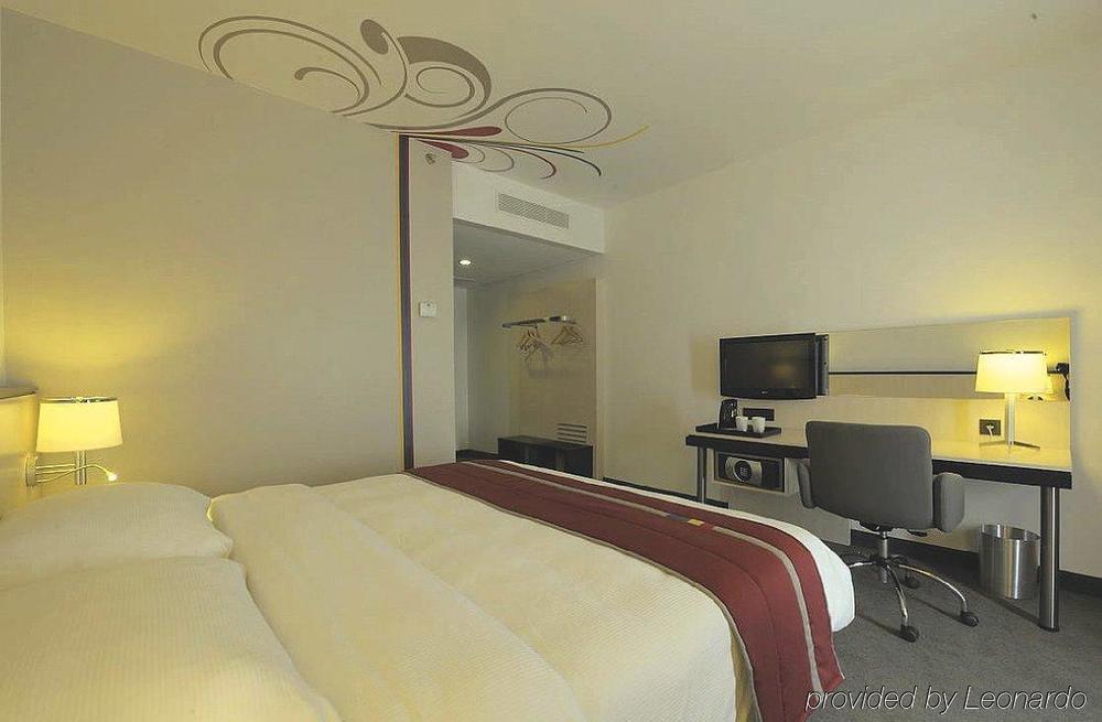 Park By Radisson Centre Midi Hotel 3*