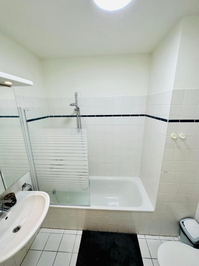 Urbanstay In Charming Sablon Apartment