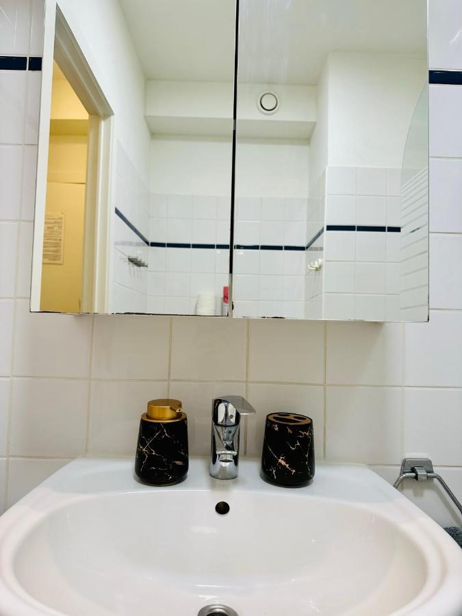 Urbanstay In Charming Sablon Apartment