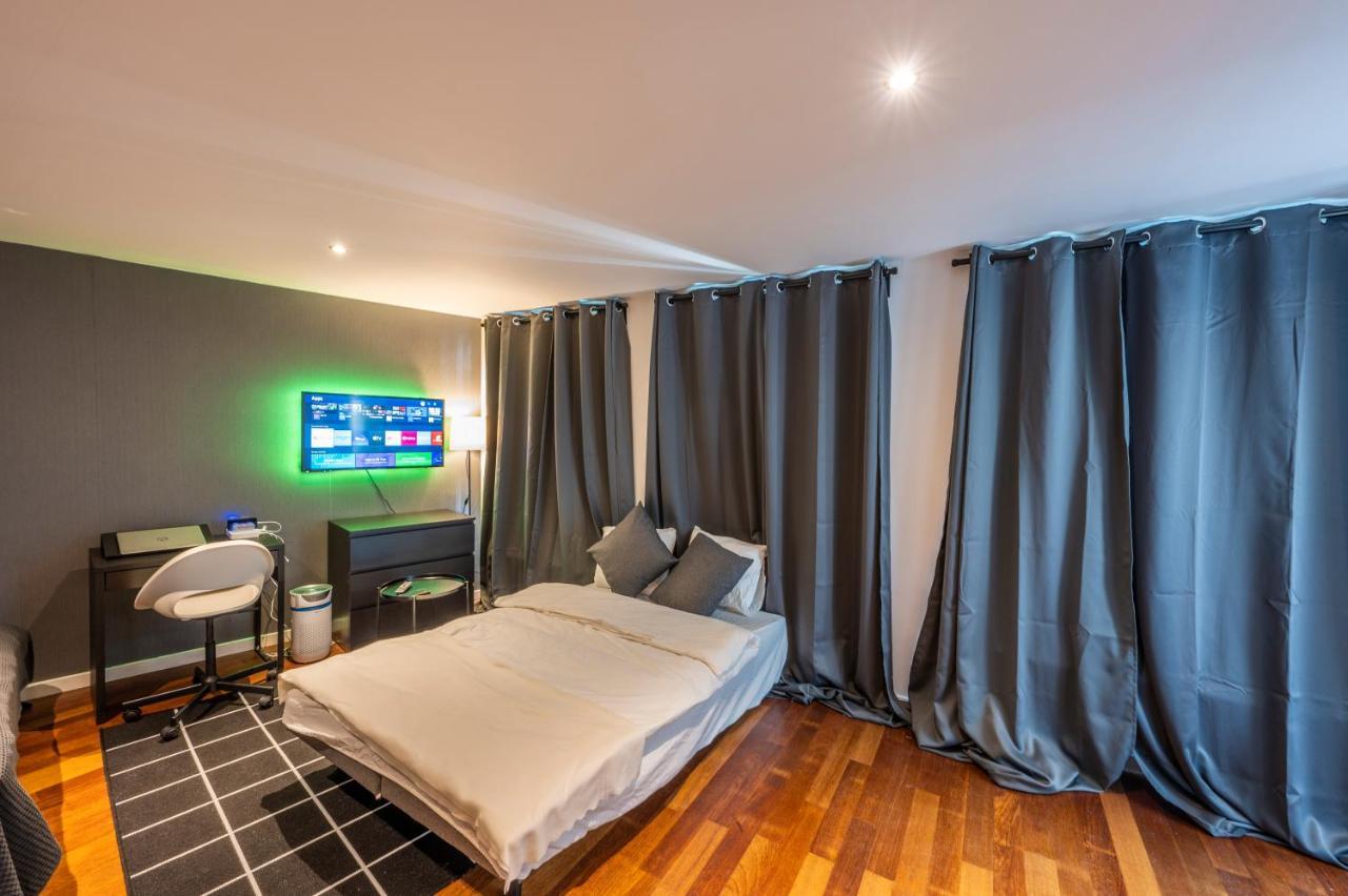 Sensational In Fantastic Location Lejlighed *