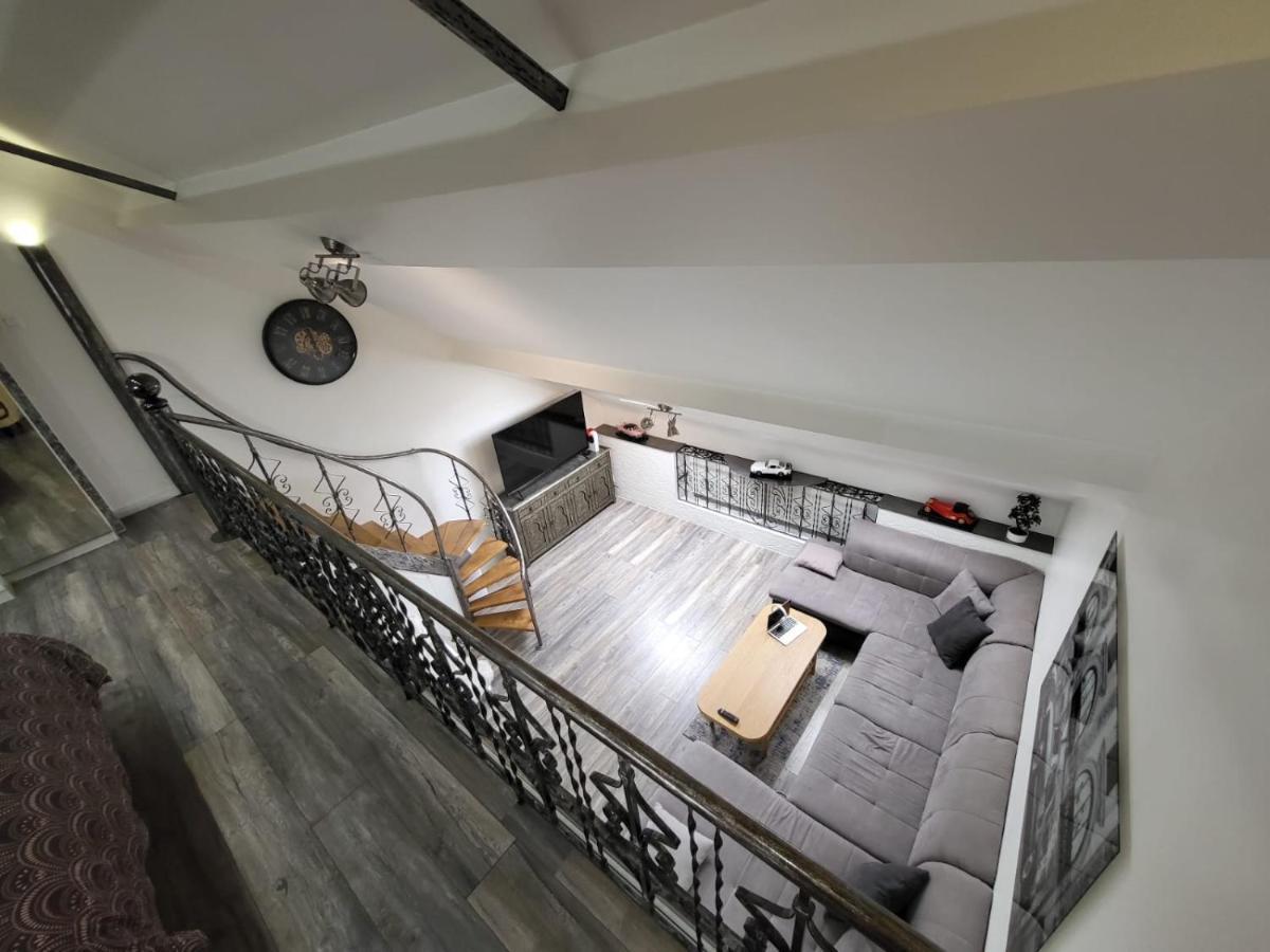 Duplex Elegant Situe A 1min De La Gare Du Nord