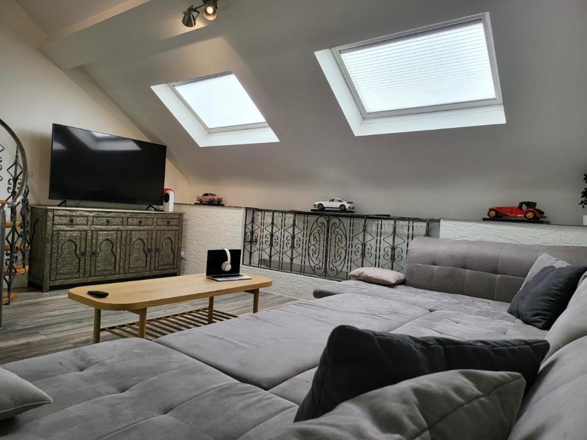 Duplex Elegant Situe A 1min De La Gare Du Nord Apartment Brussels