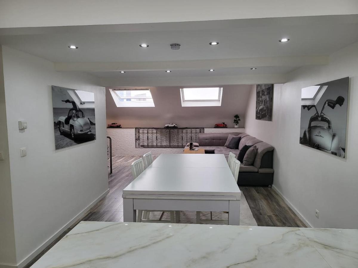 Duplex Elegant Situe A 1min De La Gare Du Nord Brussels
