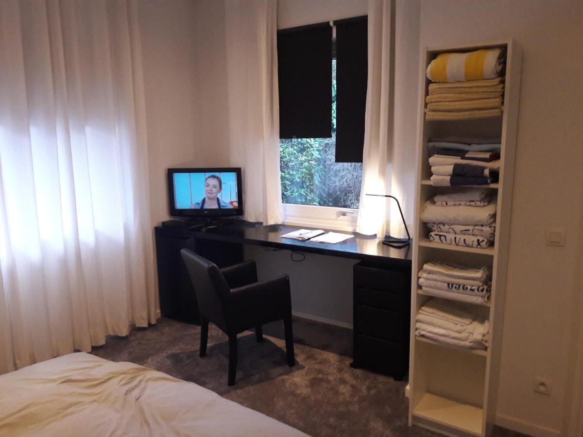 Bed & Breakfast Un Grand Jardin En Ville. Chez Guy *