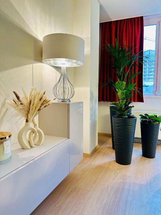 Urbanstay Grand Place Luxury Apartment