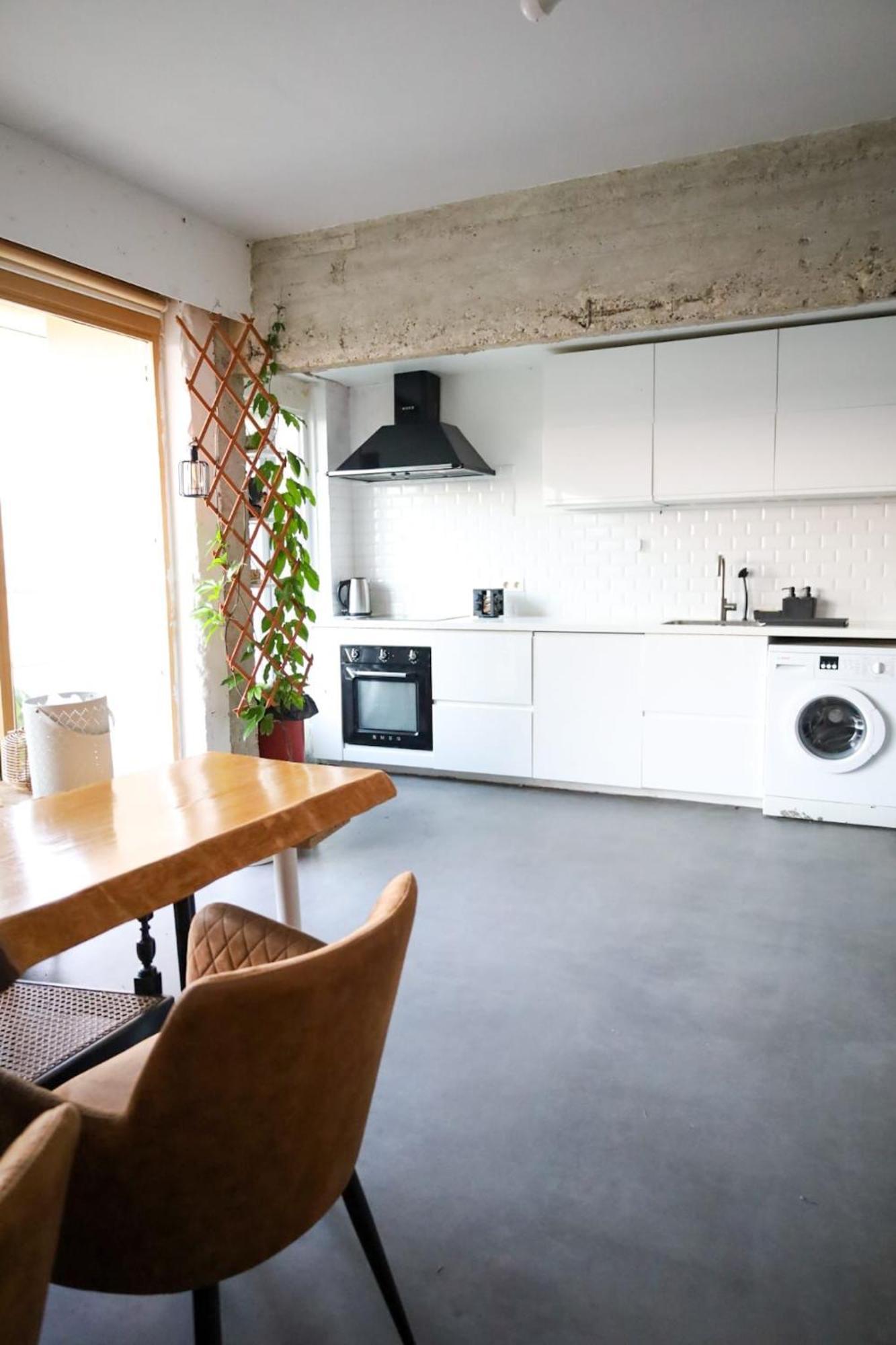 Furnished - Bright, Modern In Brussels, 15 Minutes Walk From The Atomium Appartement Brussel