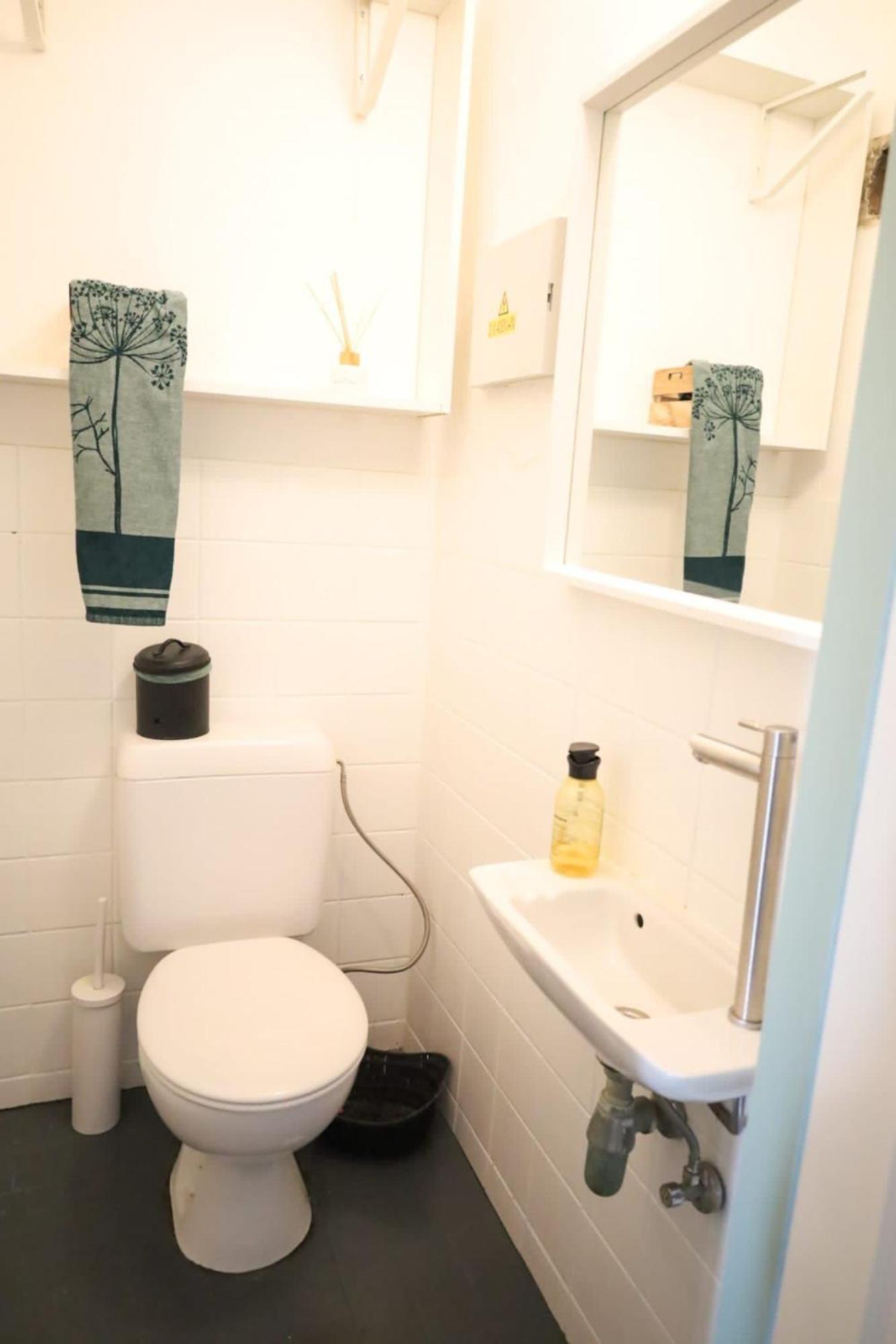 Furnished - Bright, Modern In Brussels, 15 Minutes Walk From The Atomium Appartement Brussel