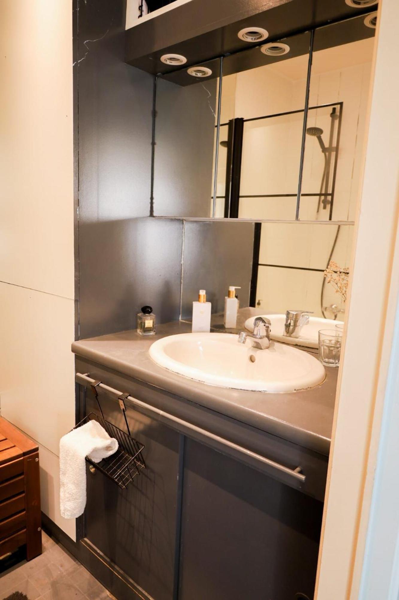 Furnished - Bright, Modern In Brussels, 15 Minutes Walk From The Atomium Brussel