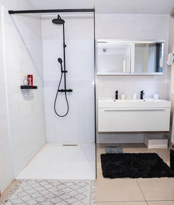 Tres Lumineux De 120m2 Apartment *