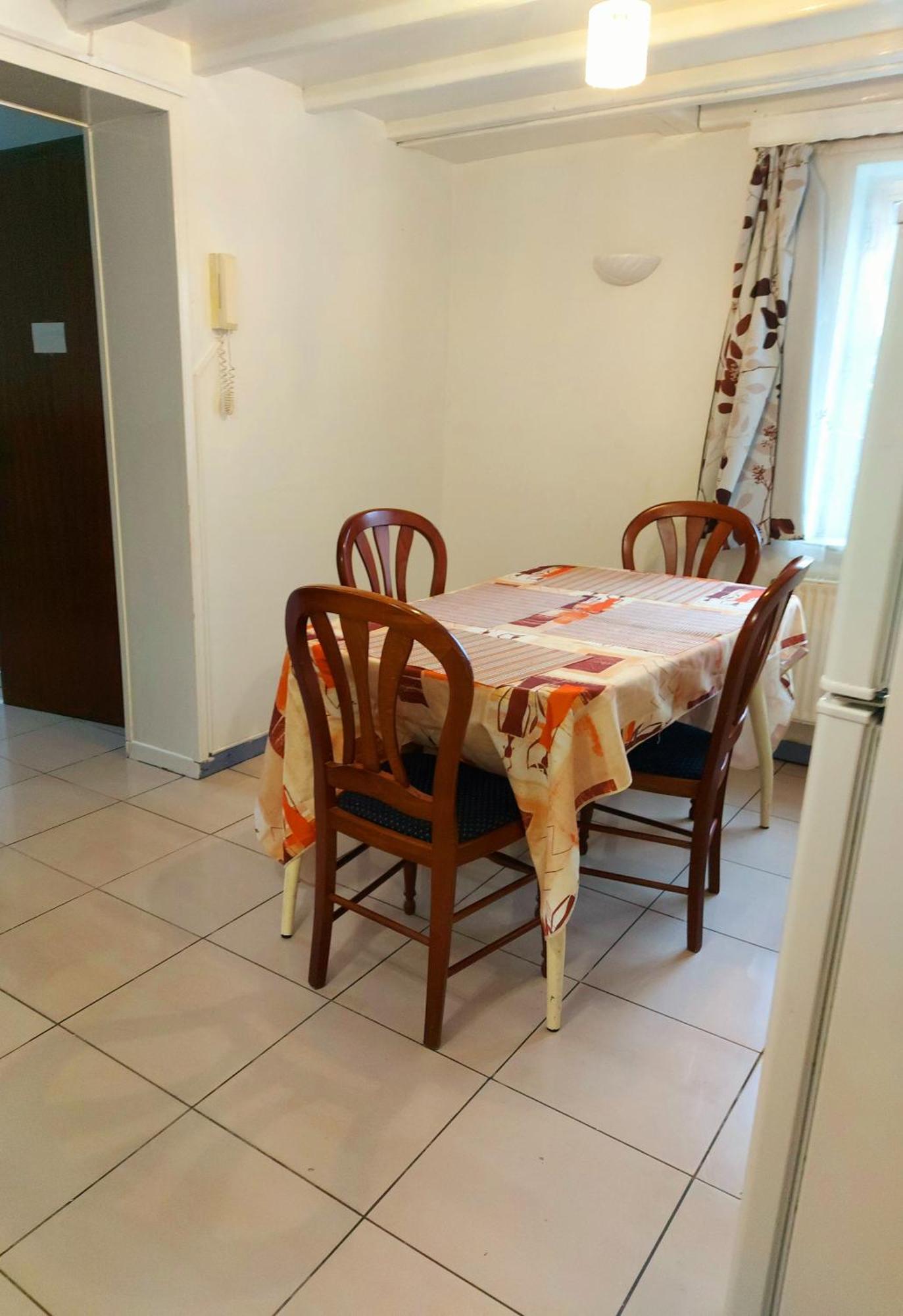 Belle Dans Un Quartier Calme Bed & Breakfast