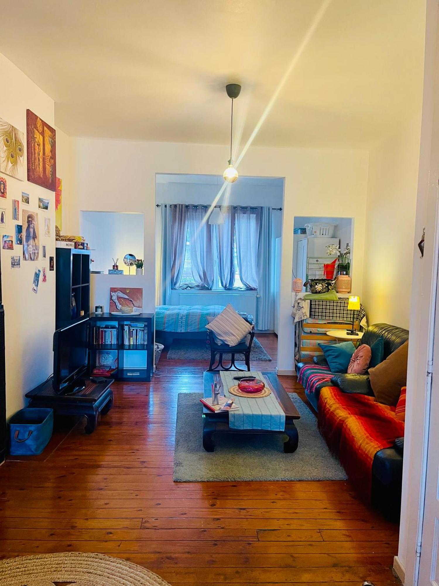 Quiet And Colorfull Flat In The Center Of