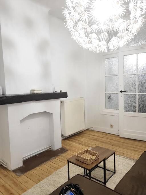 Appartement Style Haussmannien 1 Bedroom *