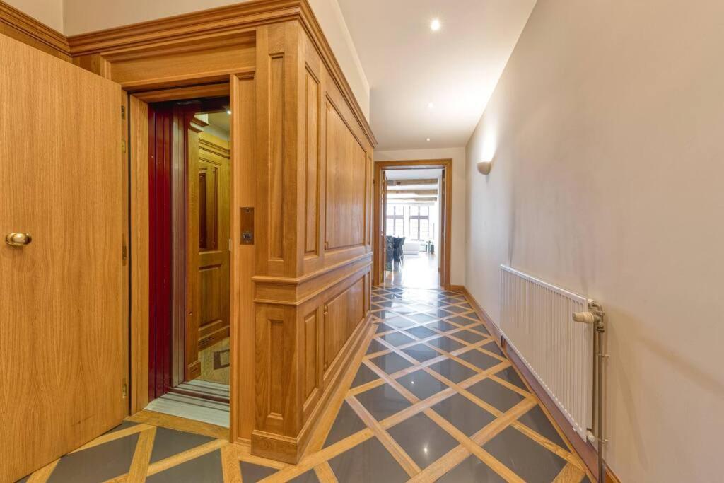 Unique Flat On The Grand Place Bruxelles