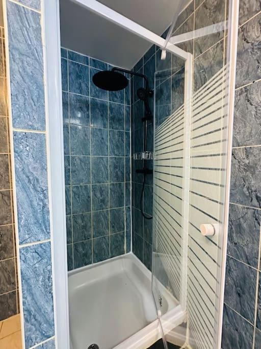Modern & Comfortable Center Oasis~king Bed ! Apartment *