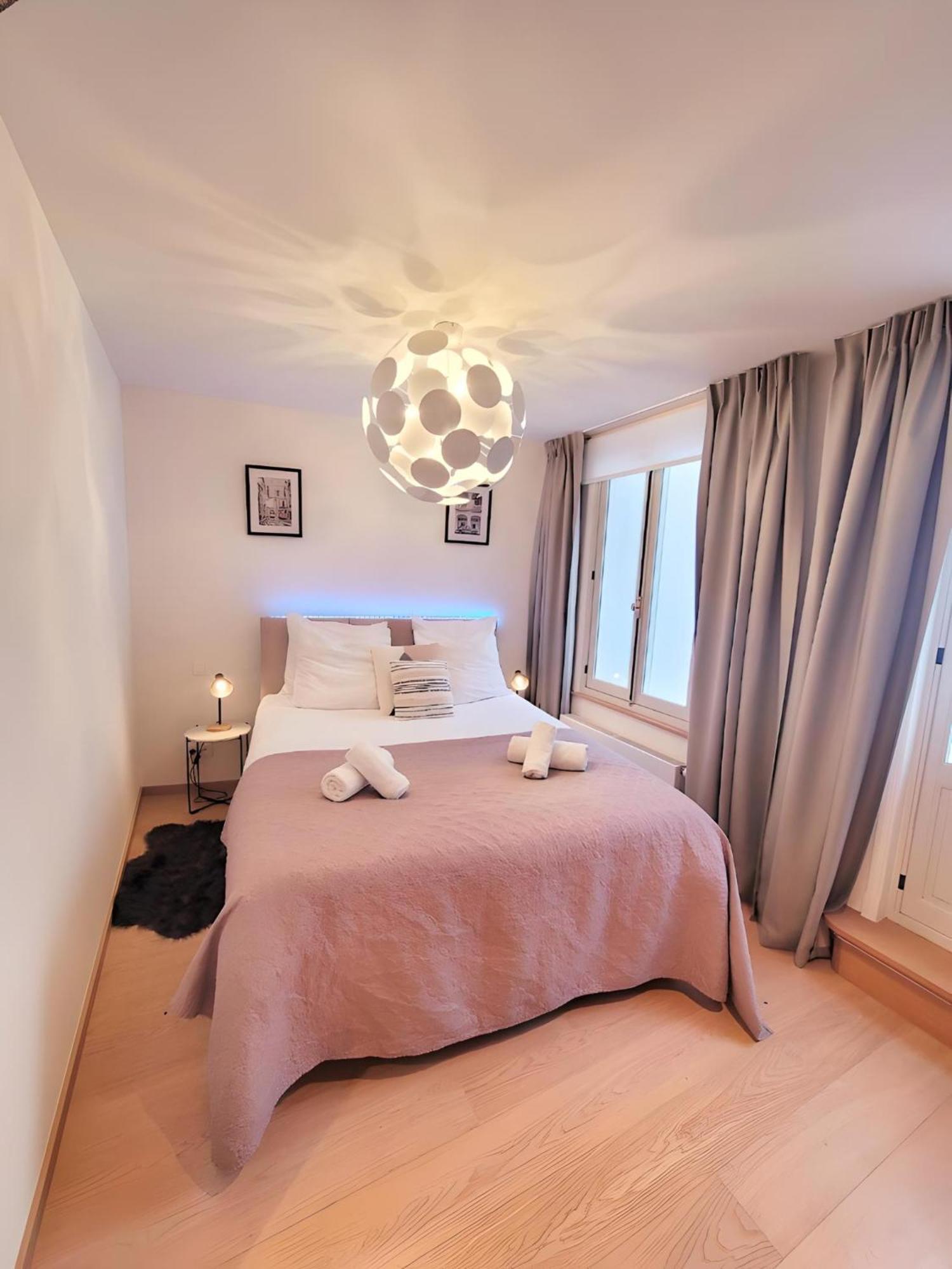 Apartment Grand Sablon Stylish Center