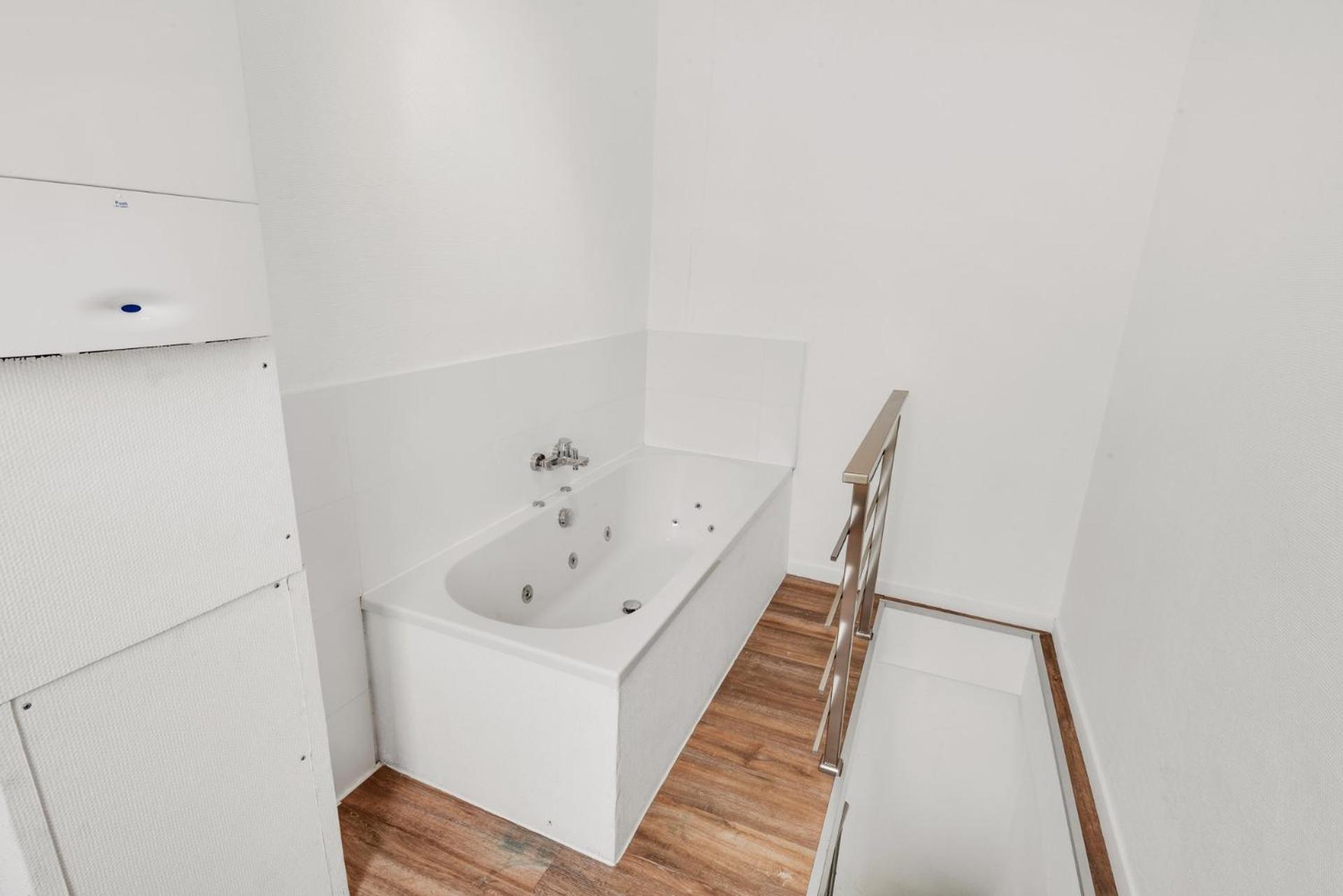 In Brussels, Lantsheere By Homenhancement Sa