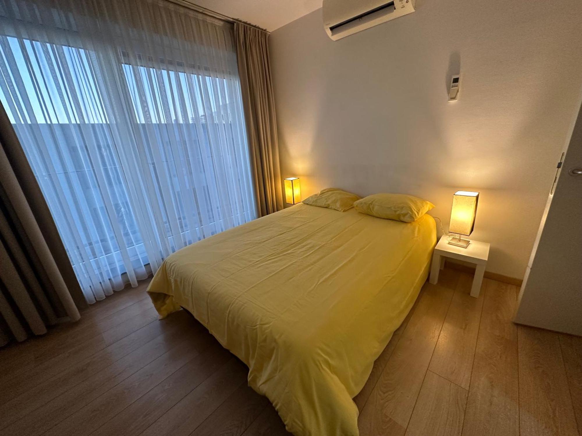 With Stunning View In Center Apartment