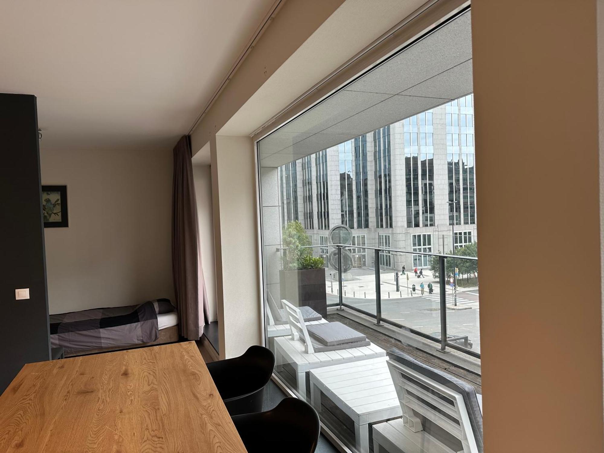 3 Bedroom In Center With Balcony View Appartamento Bruxelles